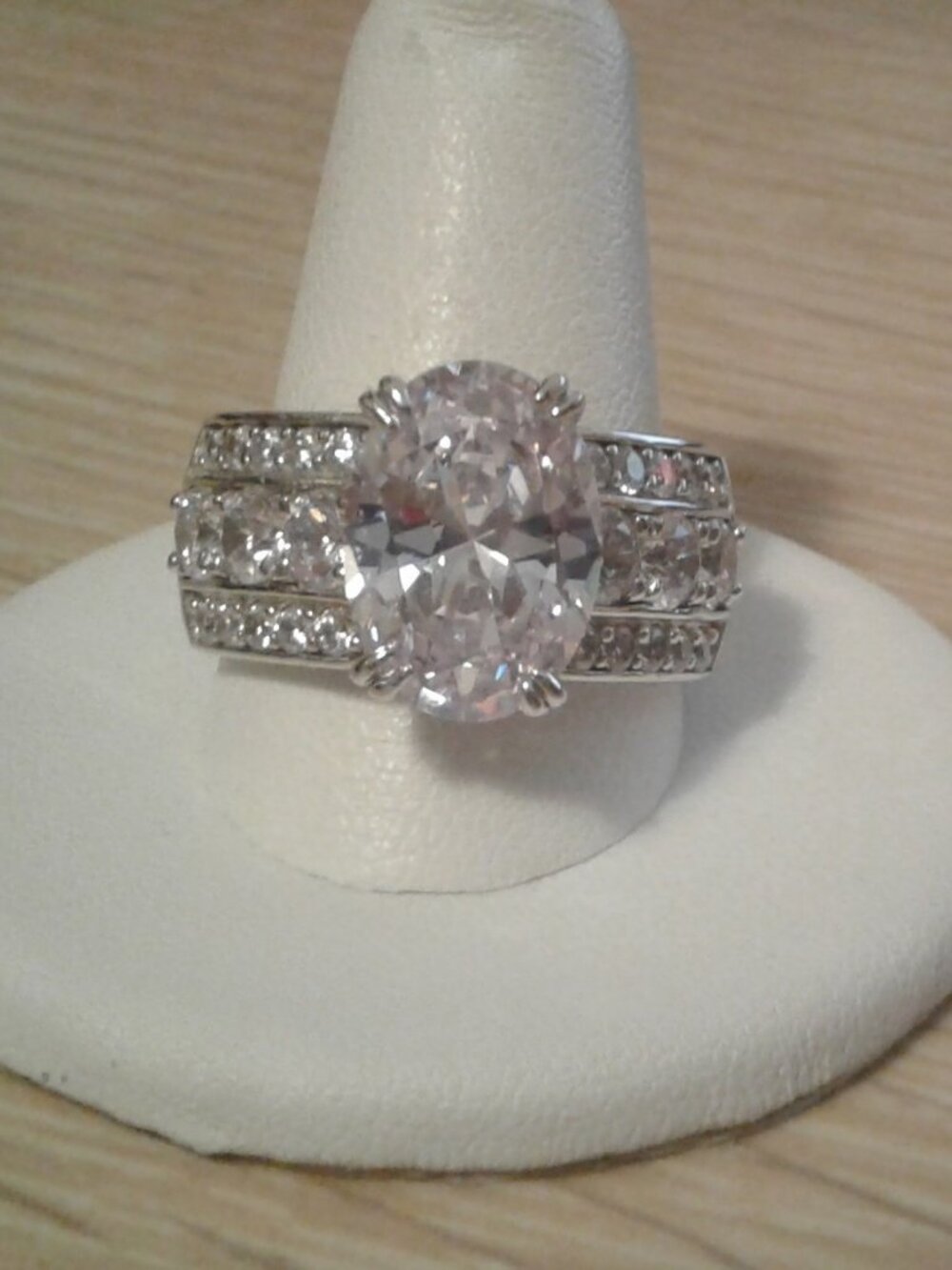 BJH877 Bella Luce CZ Center Design Cocktail Ring 13.54ctw. Size 10 NWOT